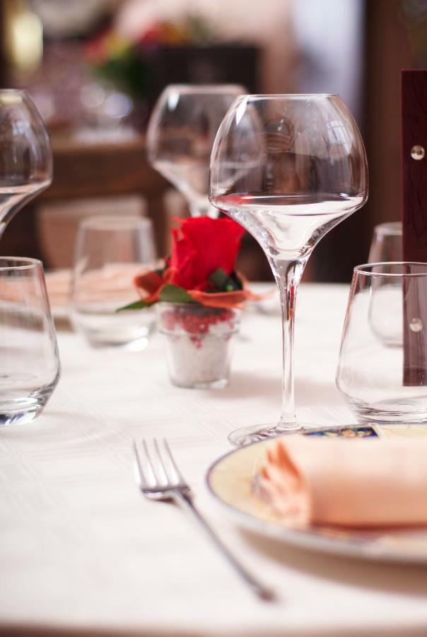Logis Hotel Le Cor D'Argent Экстерьер фото